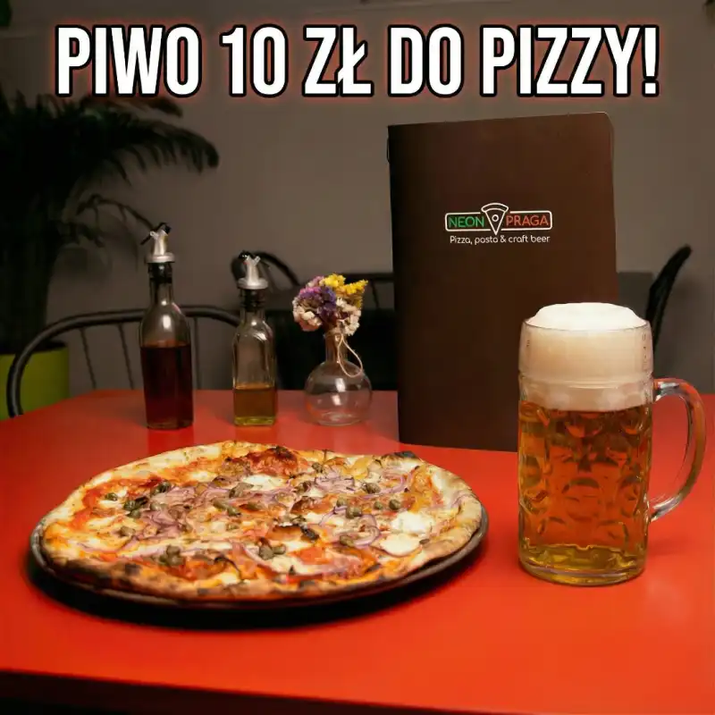 Día de las Madres — mamás pagan mitad de precio. Trae a mamá por pizza 💛